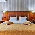 Hotel Kings Park 4*