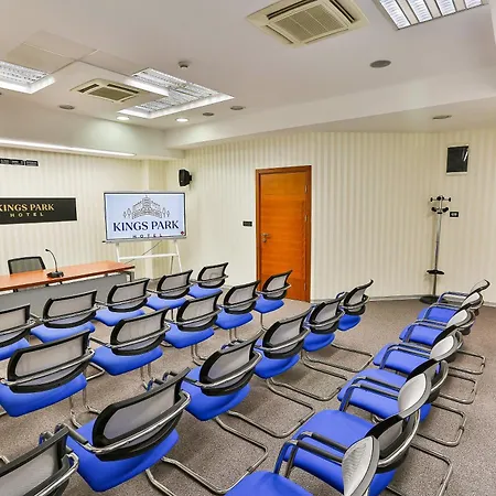 Отель Kings Park 4*