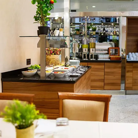 Отель Kings Park