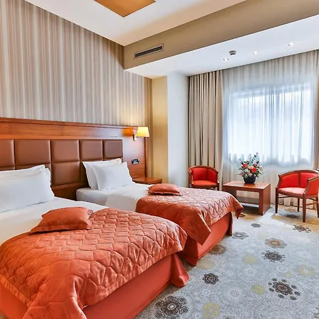 Отель Kings Park Подгорица