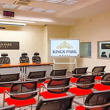 מלון Kings Park 4*