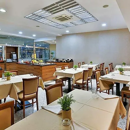 Kings Park 4* פודגוריצה