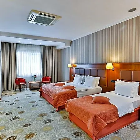 Kings Park מלון 4*