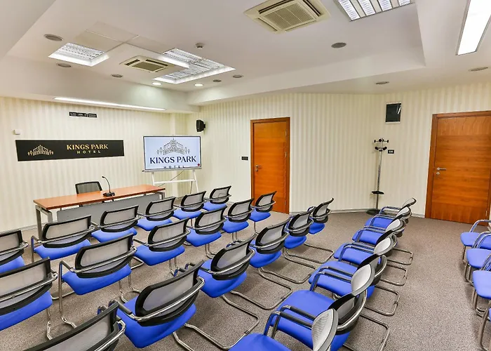 Готель Kings Park 4*