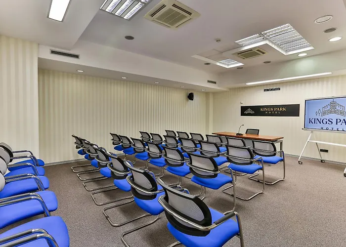 Готель Kings Park 4*