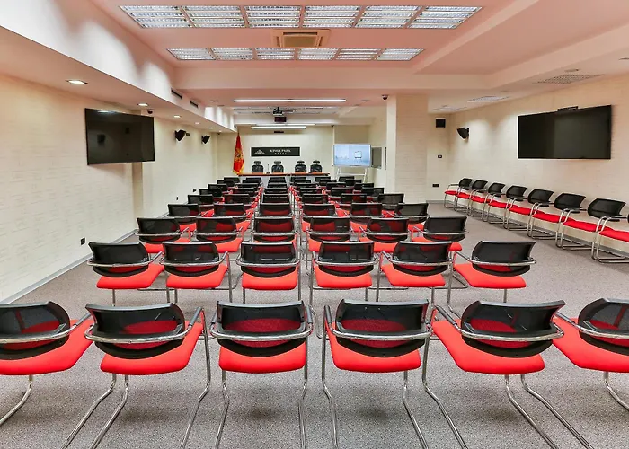 Готель Kings Park 4*