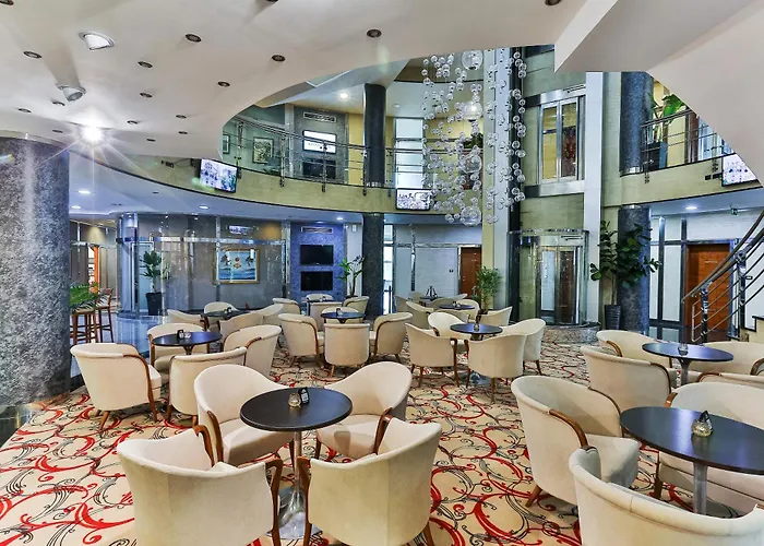 Готель Kings Park 4*