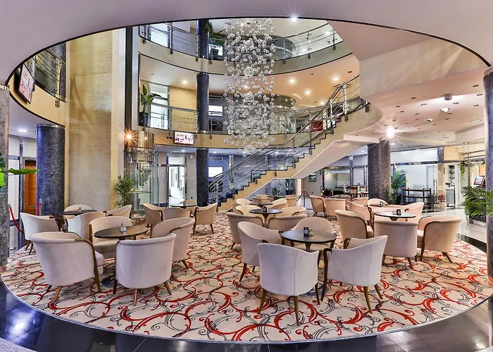 Готель Kings Park 4*