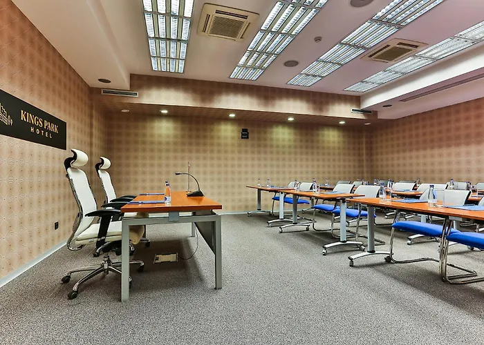 Kings Park Готель