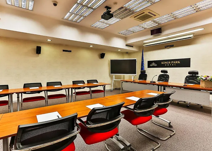 Kings Park Готель